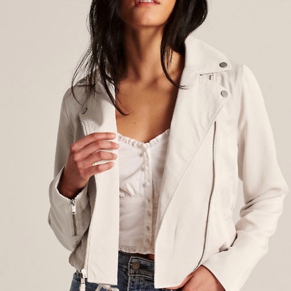 LOOKING FOR: Abercrombie Lace Piece Slim Crop Cami - Picture 7 of 7